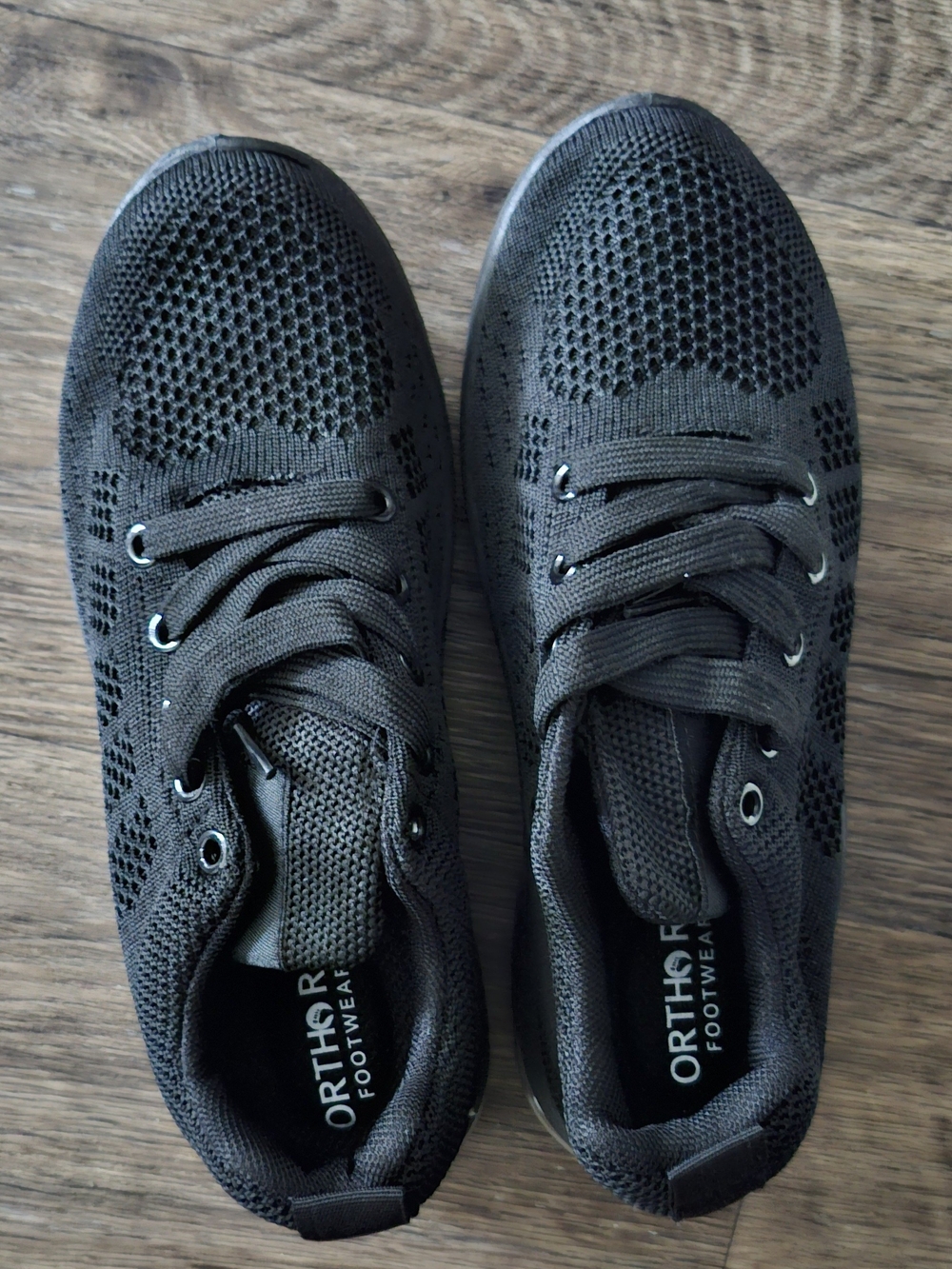 Orthor Women’s Black Knit Athletic Sneakers